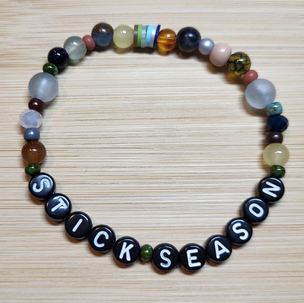 Stick Season- Noah Kahan Friendship Bracelet, Size 7.5"